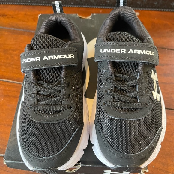 Under Armour NIB boys UA BPS  Assert 10 wide AC size 11k 2E wide - Picture 4 of 7